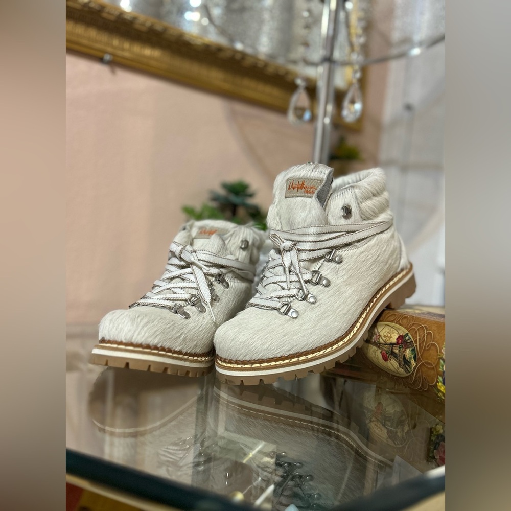 RARE Montelliana 1965 Pony Hair Lace Up Hiker Boots Size 37